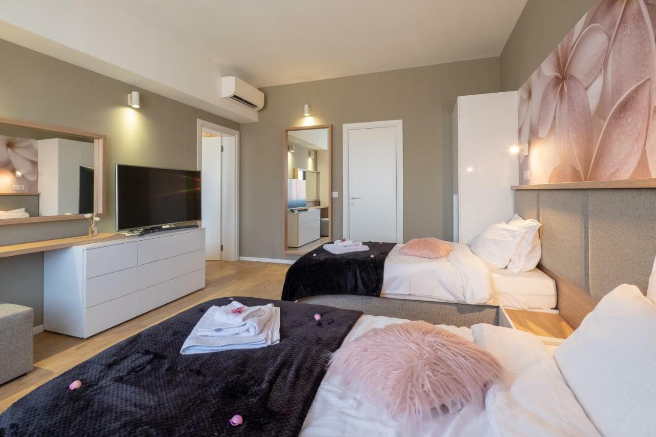 Vitosha Blvd Luxury 2-Bedroom, 2-Bathroom With Balcony Sofia Eksteriør bilde