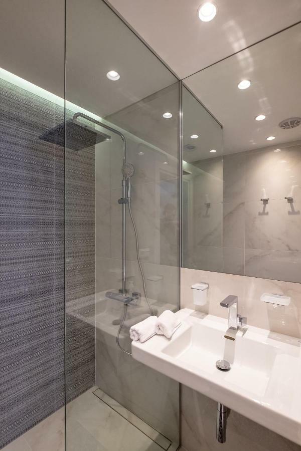 Vitosha Blvd Luxury 2-Bedroom, 2-Bathroom With Balcony Sofia Eksteriør bilde