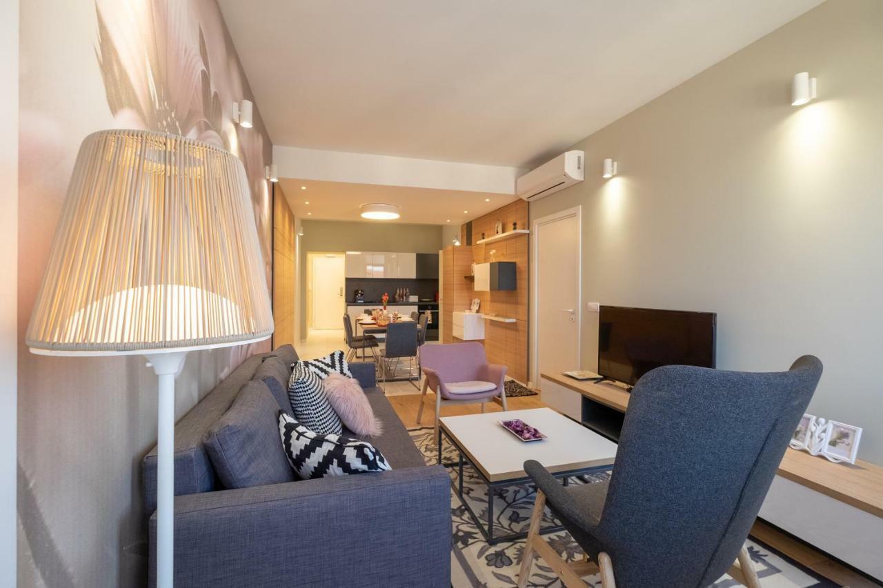 Vitosha Blvd Luxury 2-Bedroom, 2-Bathroom With Balcony Sofia Eksteriør bilde