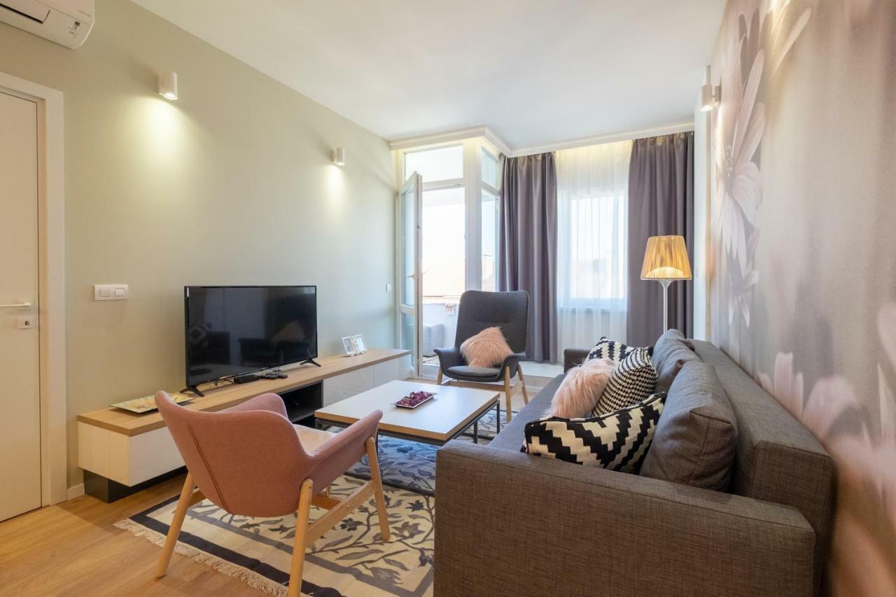 Vitosha Blvd Luxury 2-Bedroom, 2-Bathroom With Balcony Sofia Eksteriør bilde