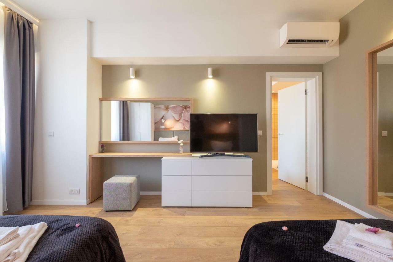 Vitosha Blvd Luxury 2-Bedroom, 2-Bathroom With Balcony Sofia Eksteriør bilde