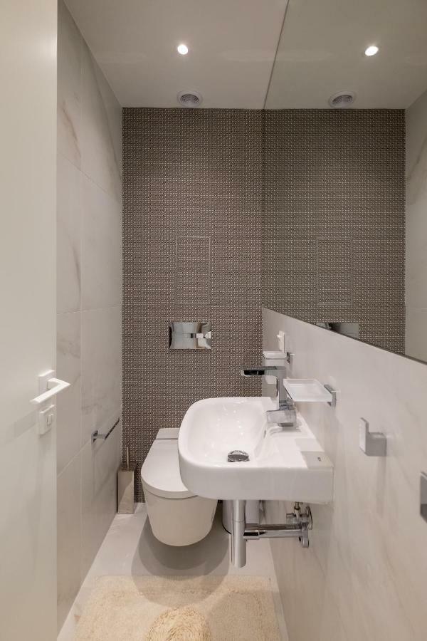Vitosha Blvd Luxury 2-Bedroom, 2-Bathroom With Balcony Sofia Eksteriør bilde