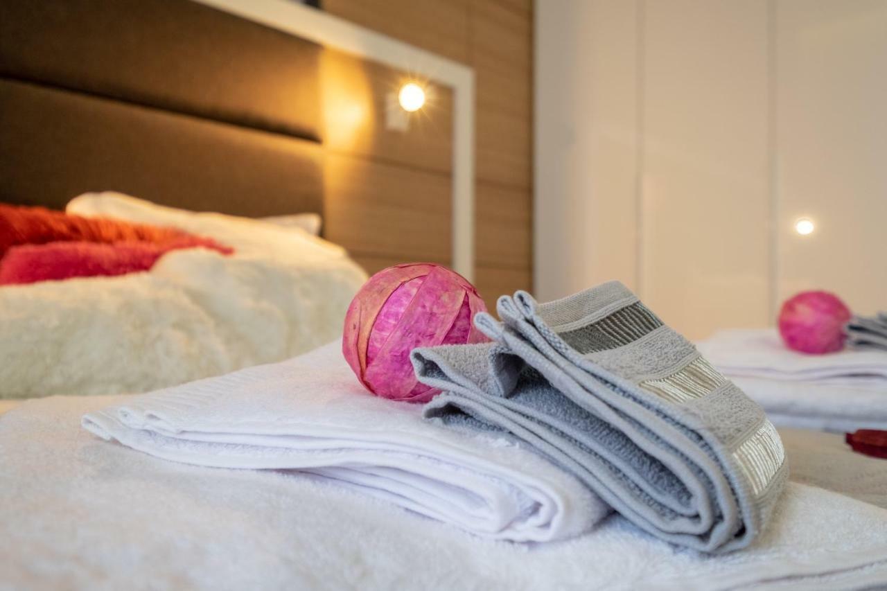 Vitosha Blvd Luxury 2-Bedroom, 2-Bathroom With Balcony Sofia Eksteriør bilde