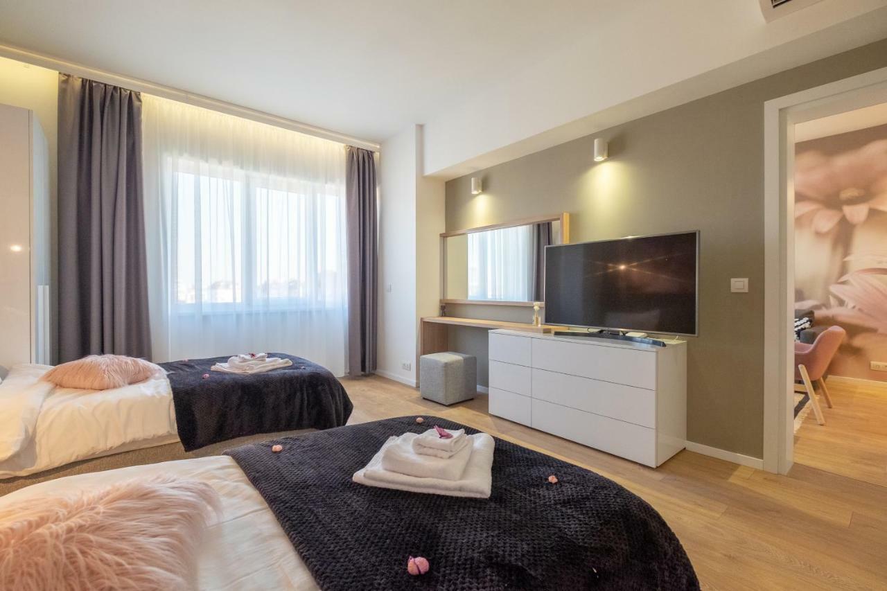 Vitosha Blvd Luxury 2-Bedroom, 2-Bathroom With Balcony Sofia Eksteriør bilde