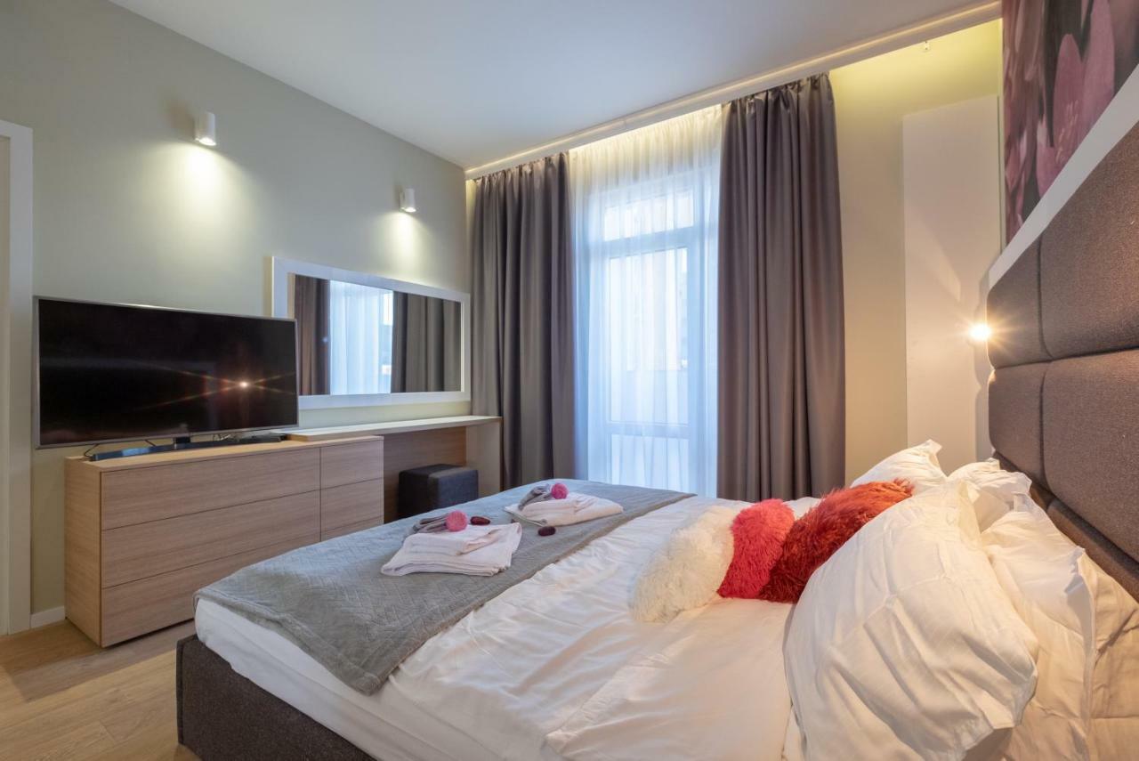 Vitosha Blvd Luxury 2-Bedroom, 2-Bathroom With Balcony Sofia Eksteriør bilde